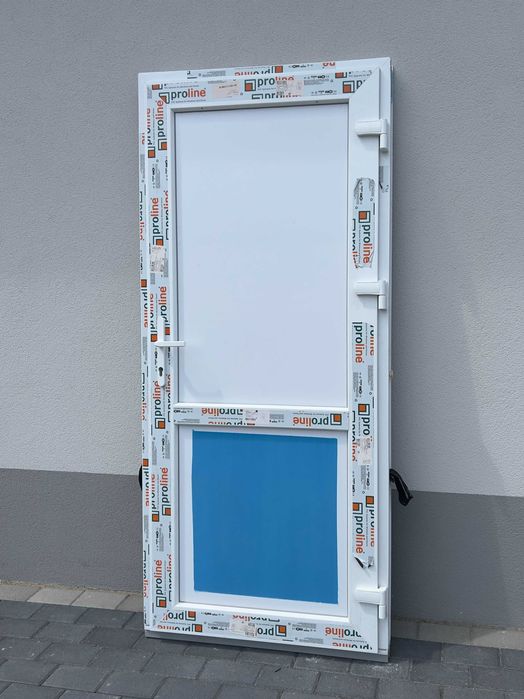 Drzwi zewnętrzne PCV białe pełne 90 x 200