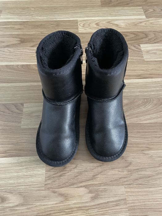 Дитячі уггі чорні шкіряні розмір 31 устілка 19.5 см