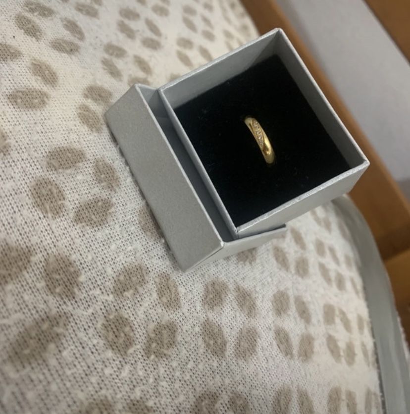 Anel de latao dourado