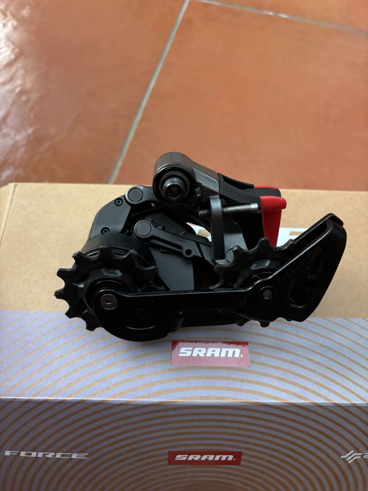 Desviador Sram Rival axs 12v