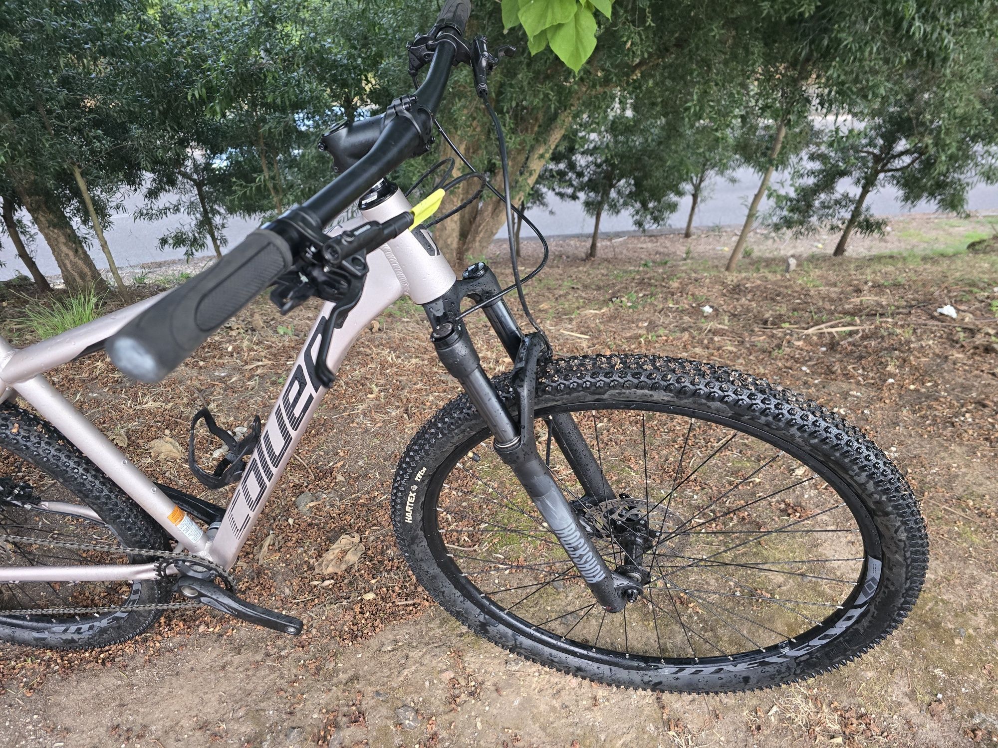 Btt 29 semi nova L 12x1v com rock shox