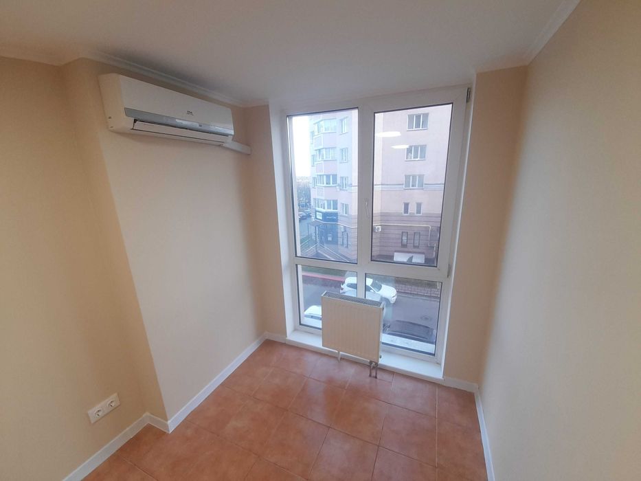 Вишгород Центр Суперфасад н/ф 72кв.м. Активний трафік