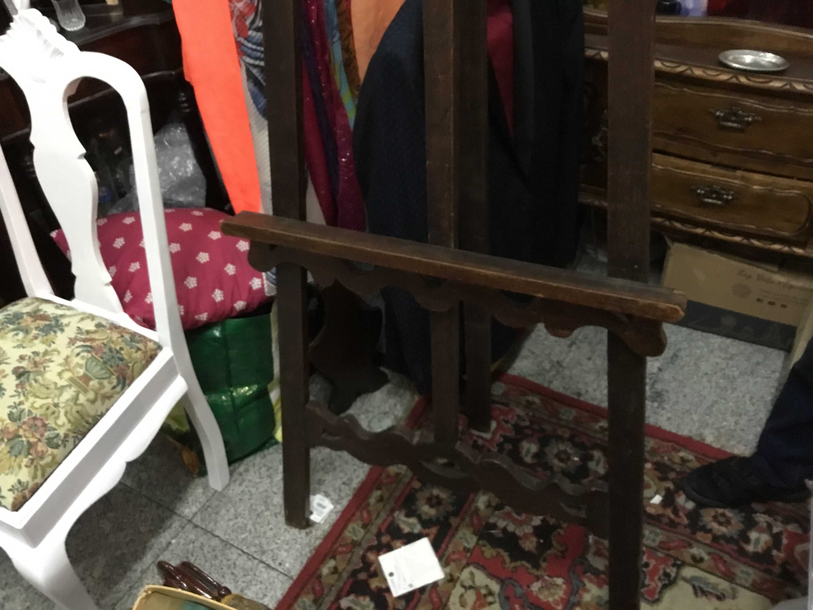 Móveis em Mogno - Faço sua oferta