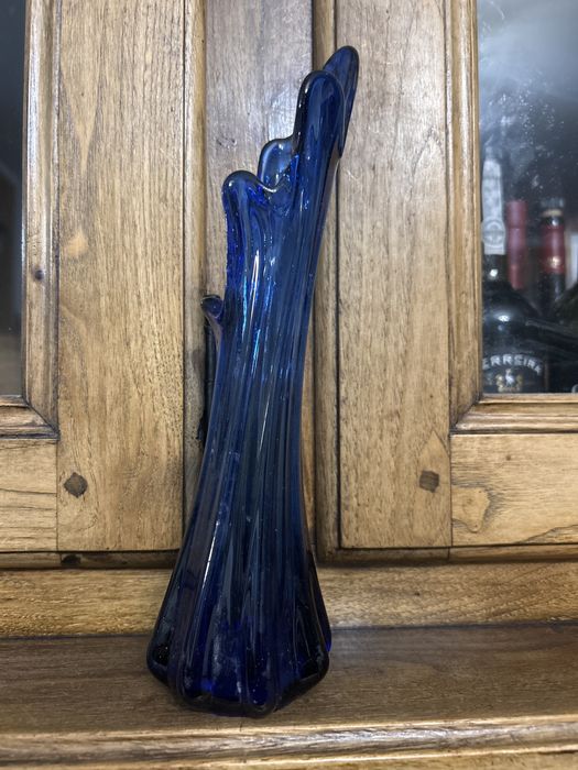 Jarra azul em vidro murano