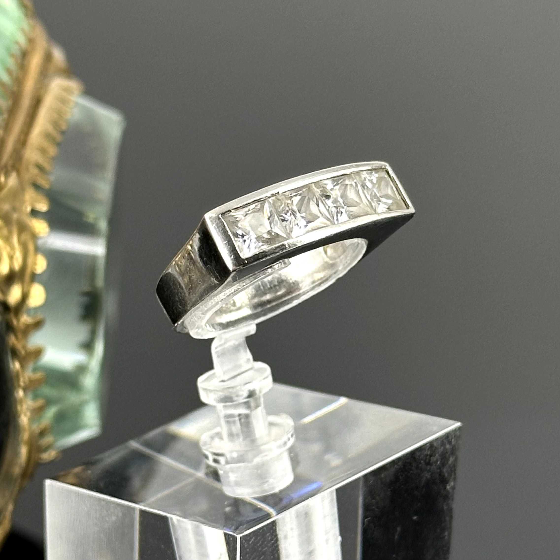 Srebro - Srebrny pierścionek z Cyrkoniami - próba srebra 925