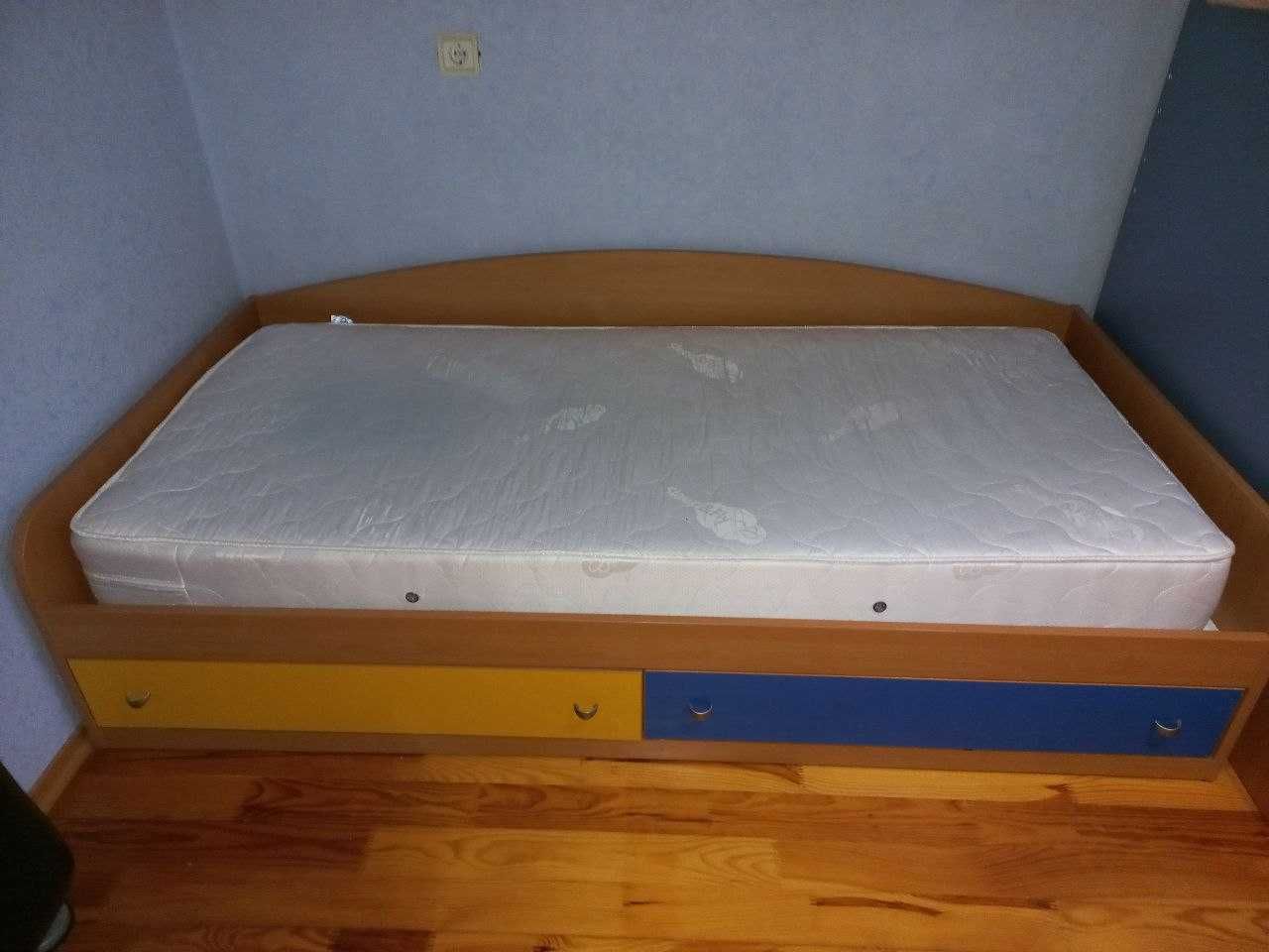 Дитяче ліжко односпальне з матрацом
