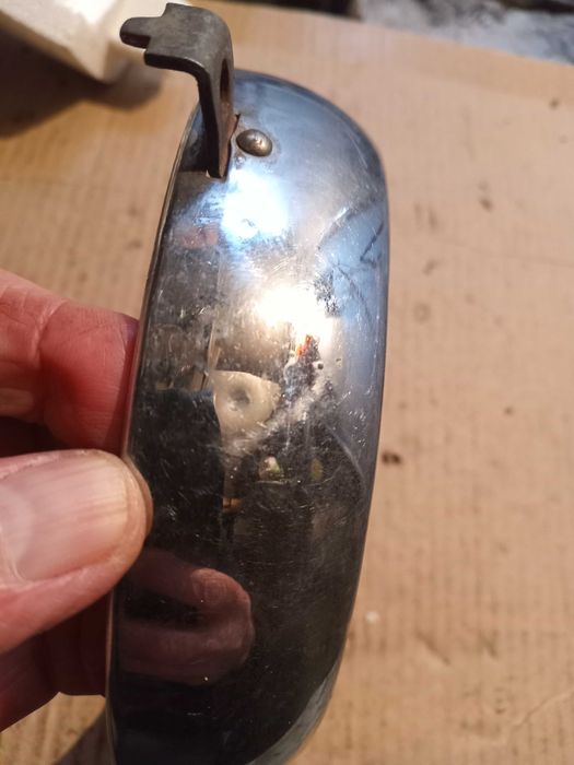 Шприц Иж-49, ободок  фары Иж-П, замок цепи.