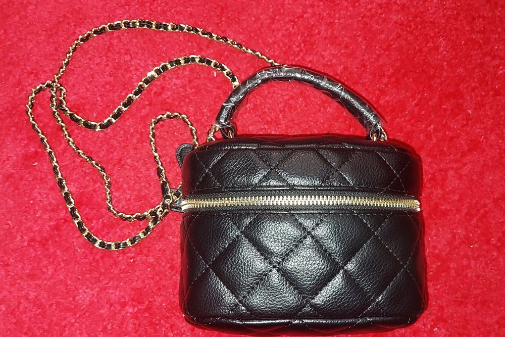 Сумочка маленька, під бренд