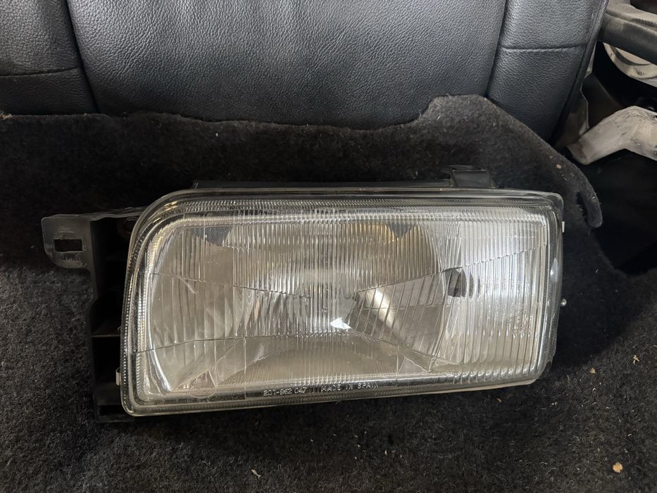 Farol frt esq Ford Maverick / Nissan Terrano II