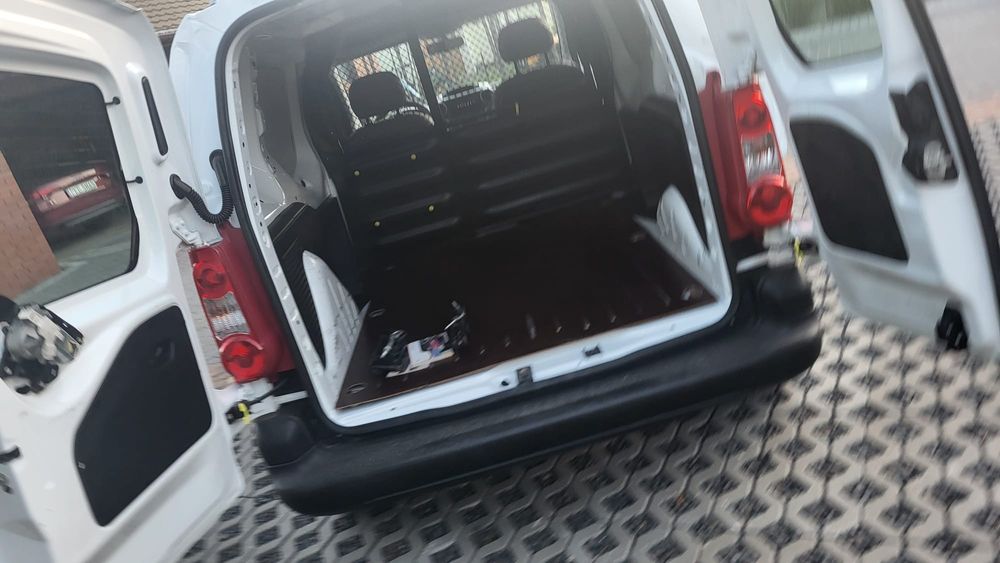 Citroen Berlingo 1.6 benzyna super stan:) 2011r.z Niemiec.