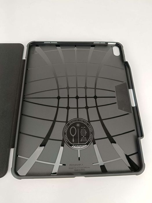 Etui Spigen Rugged ARMOR PRO ACS07669, iPad Air 13"