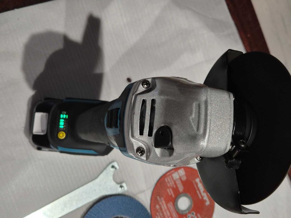Akumulatorowa szlifierka kątowa do baterii Makita LXT 18V 125mm
