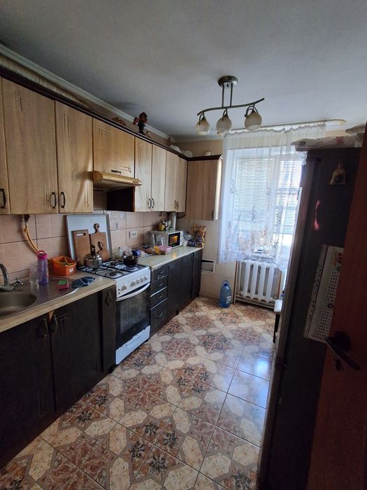 Продам частку в квартирі