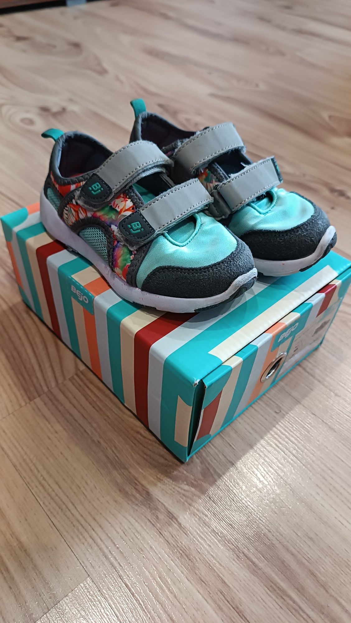 Buty sportowe dla dziewczynki Bejo r..26/27