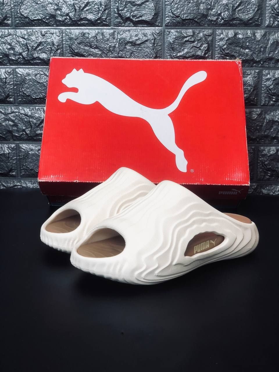 Мужские пляжные шлепанцы пума бежевые шлепки puma
