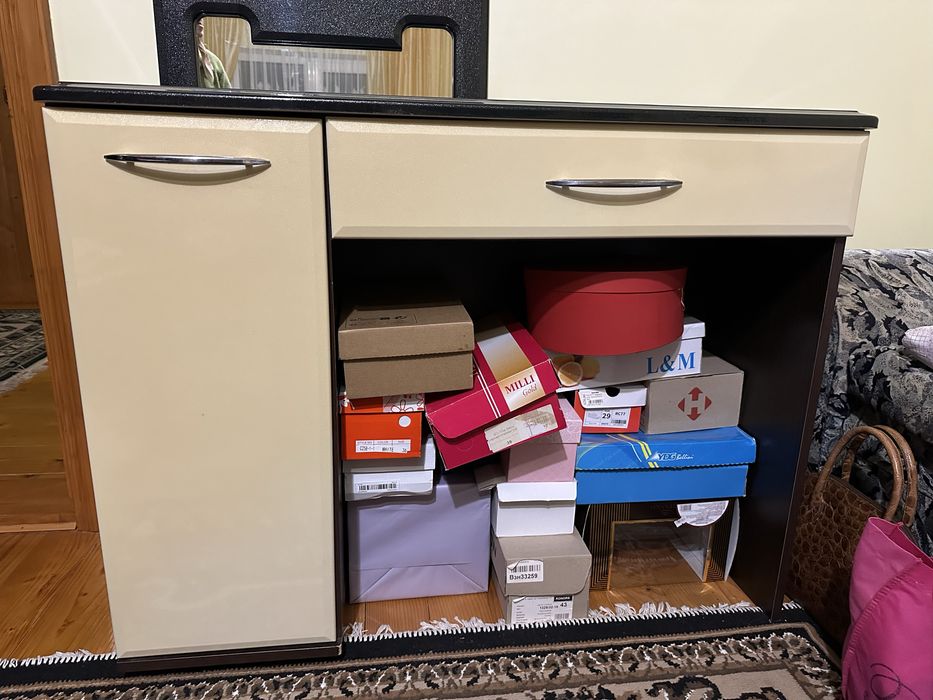 Туалетний столик