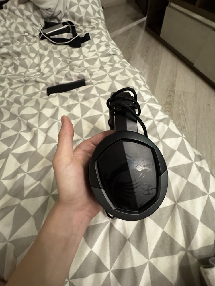 Навушники MSI без мікрофона