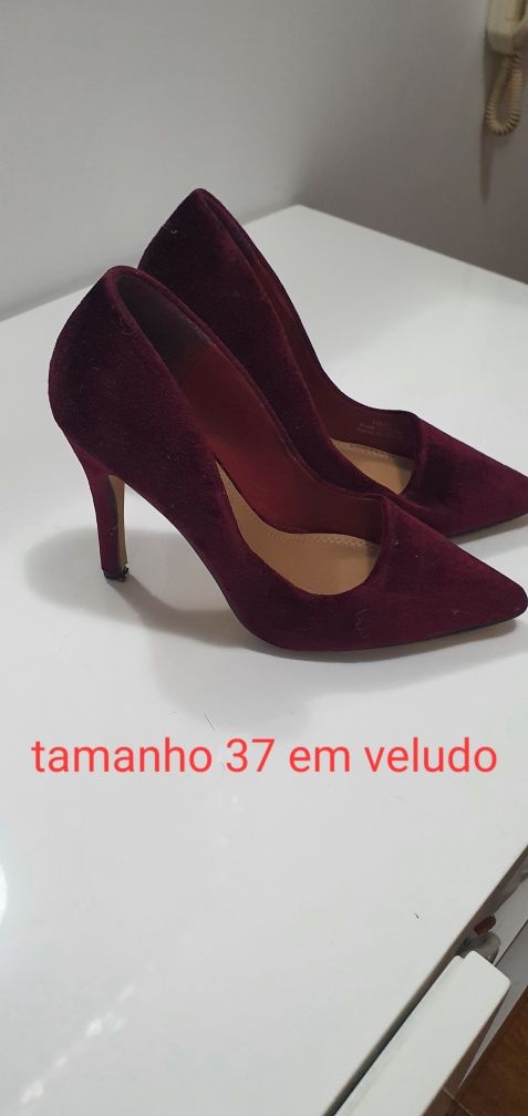 Sapatos usados em bom estado  . Tamanhos 37/38