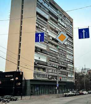 Продам двокімнатну квартиру в Києві на Великій Васильківській 94