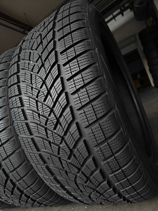 Goodyear UltraGrip Ice SUV зимові шини R20 275/45