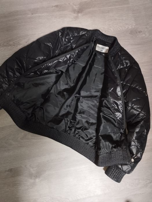 Стьогана жіноча коротка стилтна чорна куртка на синтепоні осінь весна,