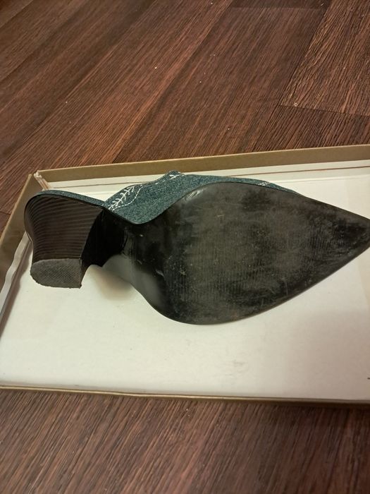 Продам жіночі сабо.