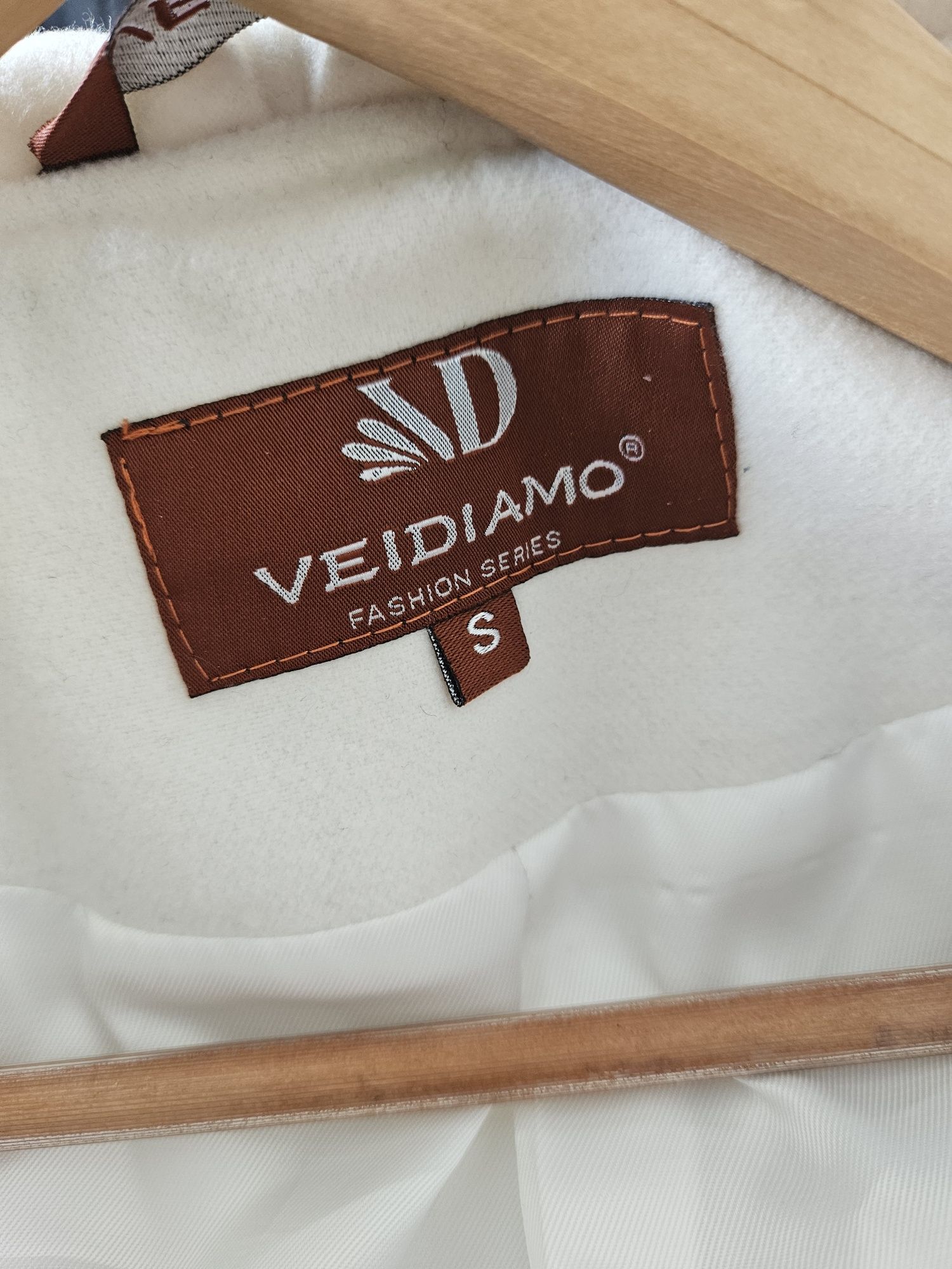 Płaszcz damski Veidiamo r.S