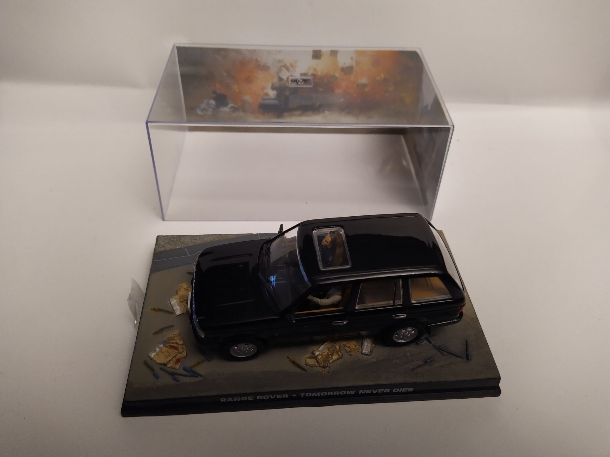 Range Rover wersja z figurkami James Bond Eaglemoss 1:43