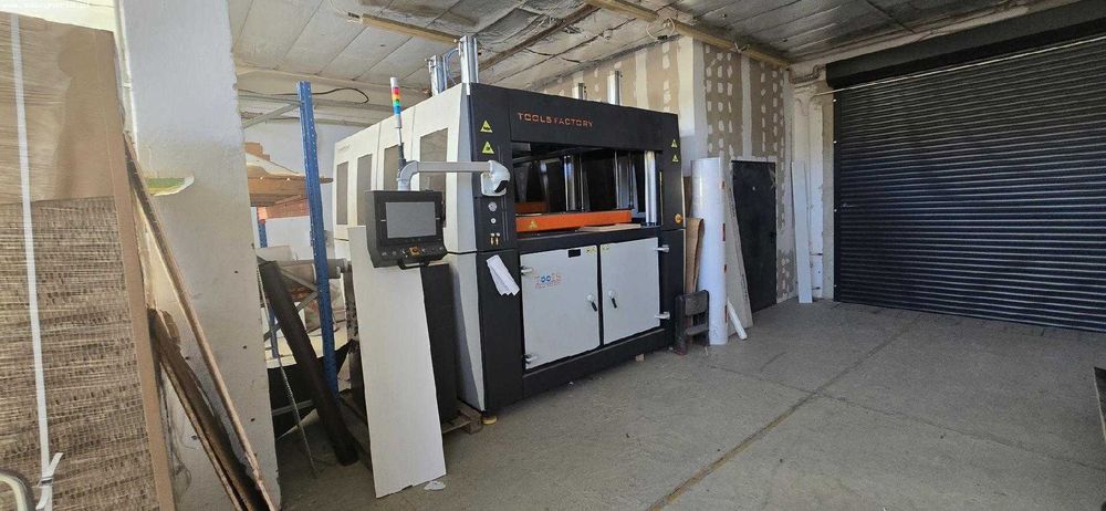 Termoformierka próżniowa TOOLS FACTORY TF SMARTLINE 1500 PLUS