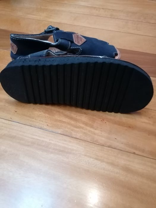 Sandálias York em pele  T 36, nova