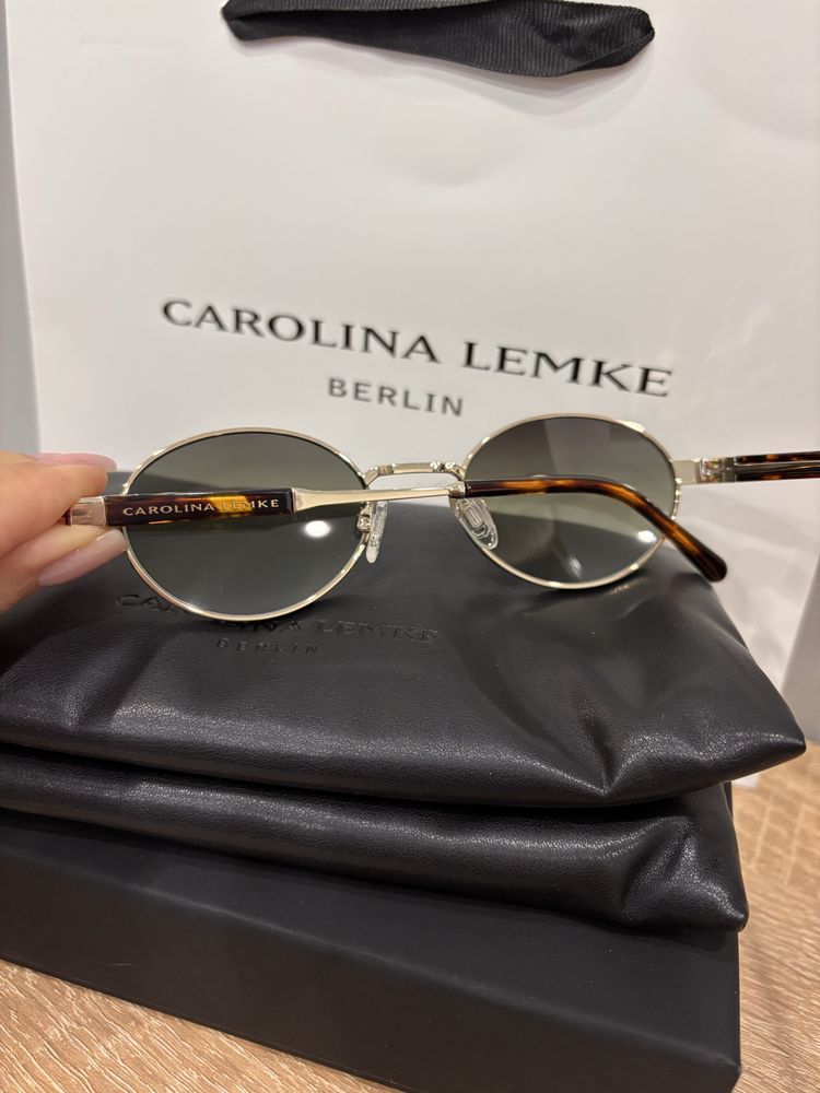 Сонцезахисні окуляри Carolina Lemke, хіт 2025 сезону в стилі Miu-miu