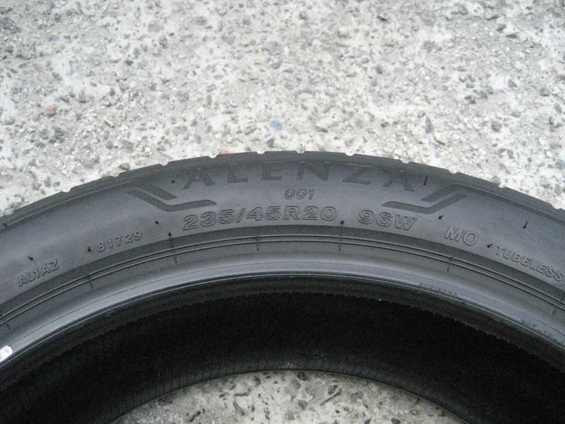 235/45 R20 96W Bridgestone Alenza001 літо 2 штуки 2020рік