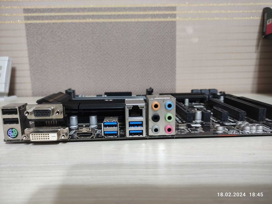 Материнску плату Gigabyte GA-Z87X-SLI