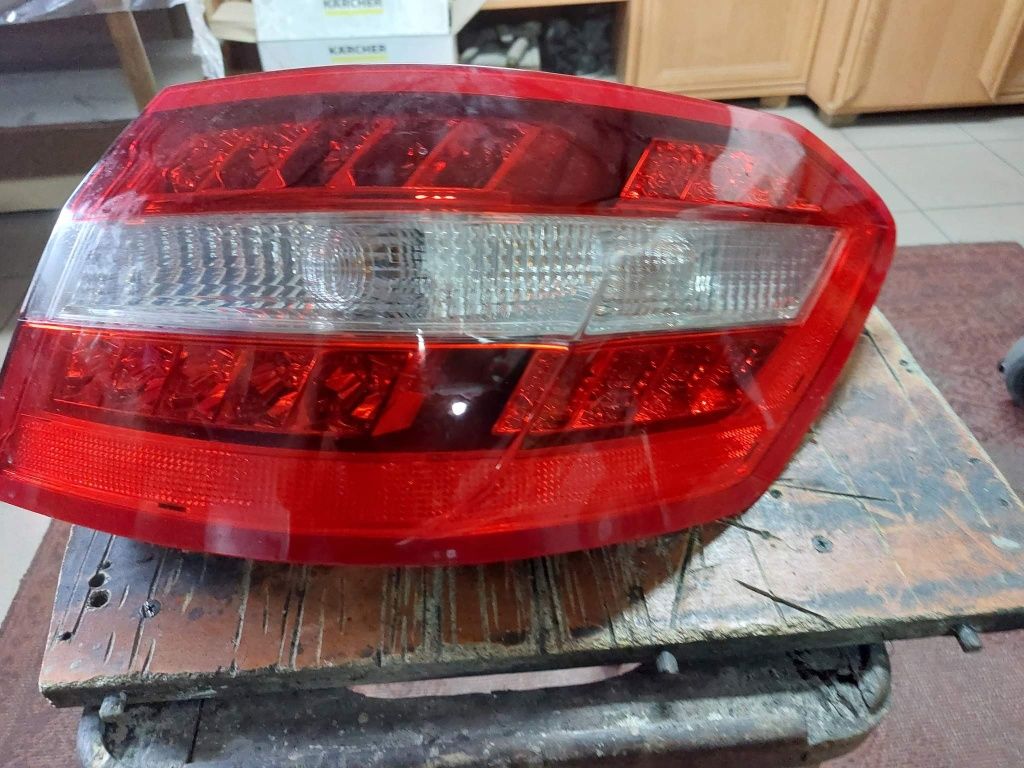 Lampa mercedes w212 tylna prawa