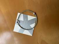 Pulseira com bola em prata e missangas em vidro
