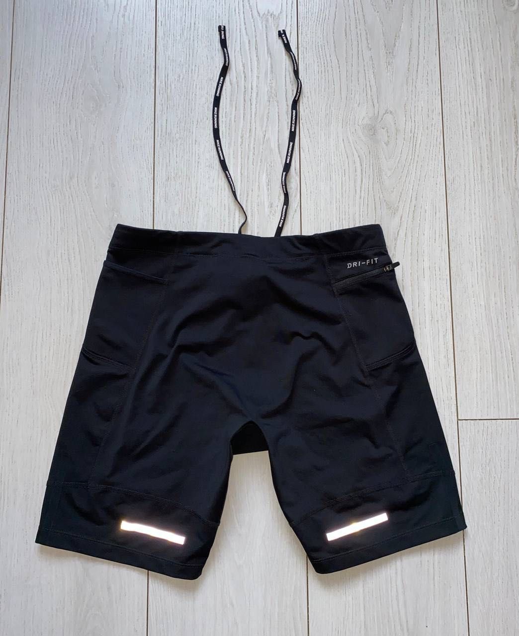 чоловічі спортивні шорти Nike dri-fit
size L