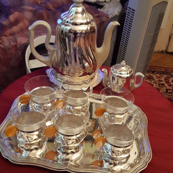 Unikatowy antyczny komplet kawowo-herbaciany dla 6 osób z ocieplaczem