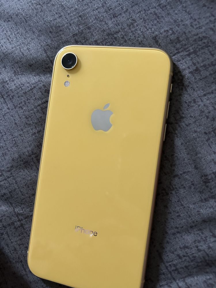 iPhone XR 64 gb Yellow