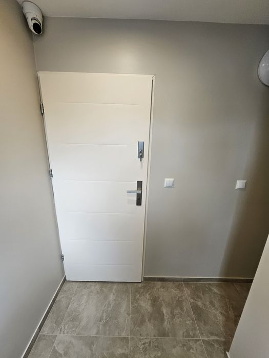 Pomieszczenie biurowe lub usługi. I piętro Graniczna 55. Parking