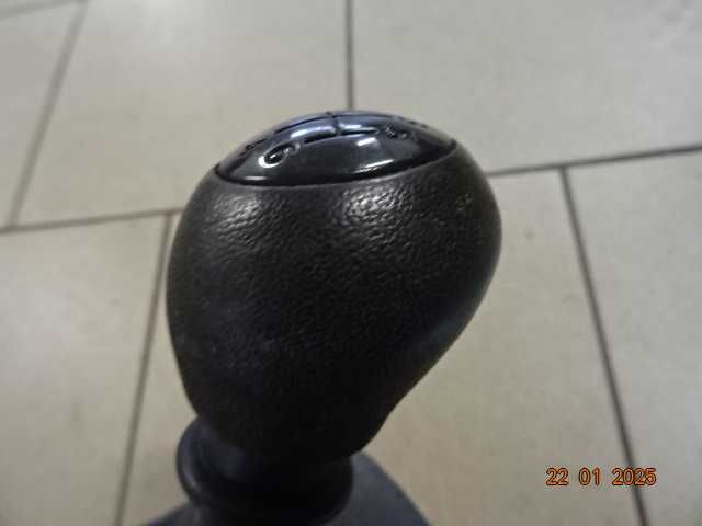 Renault Trafic 2 II Lewarek Wybierak Gałka Zmiany Biegów