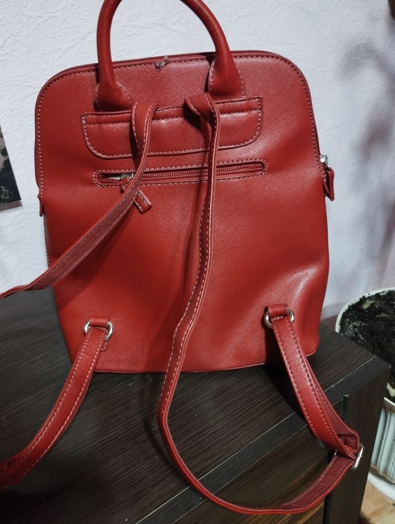 Рюкзак жіночий червоний