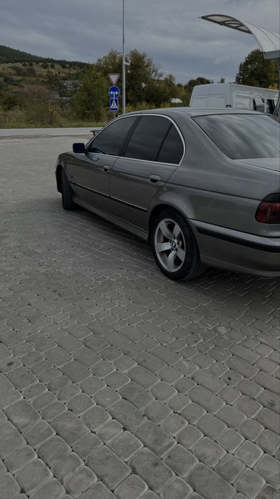 Автомобіль Bmw e39