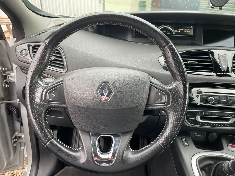 Автомобіль Renault Megane Scenic