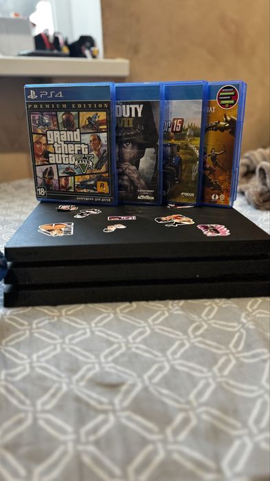 PS4 PRO 1tb(+2 DualShock 4v2,навушники бездротовіві )