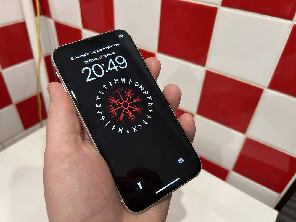 Продам iphone Xr 64gb ідеальний стан