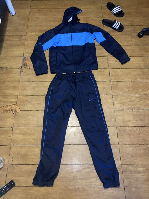 fato de treino nike azul escuro como novo