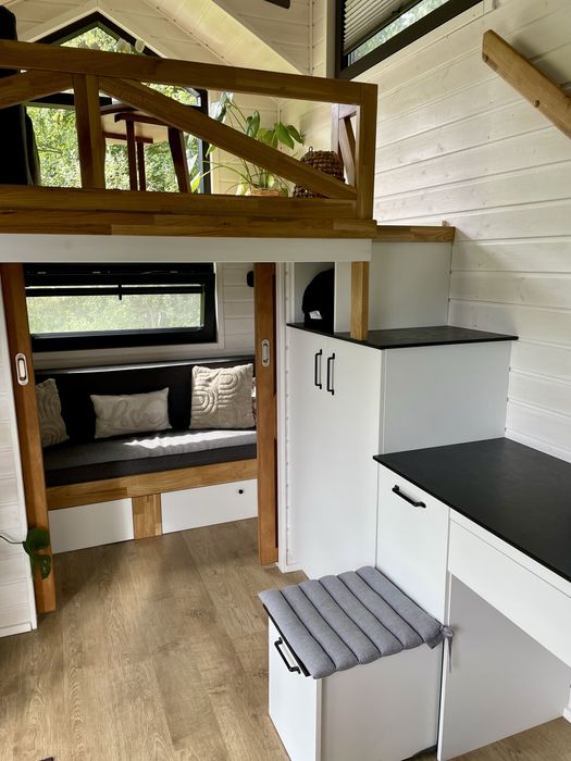 Tiny silent house domek wynajem wynajme las natura cisza jacuzzi bania