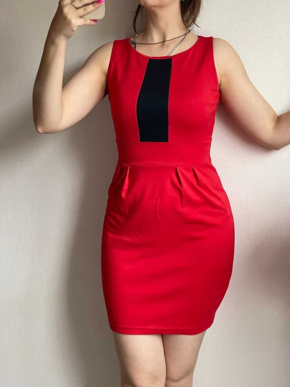Платье красное в обтяжку
