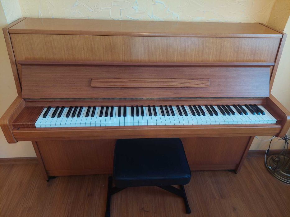 Pianino analogowe Yamaha (lata 1970te) - stan bardzo dobry