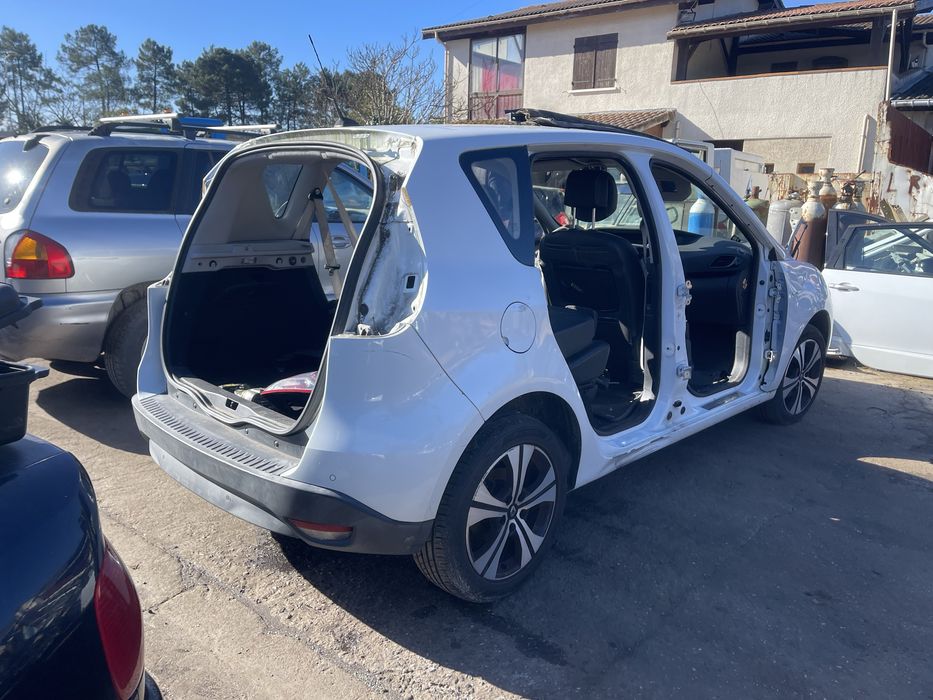 Авторозборка сценік 3 ресталінг запчастини двигун ляда двері фара стоп